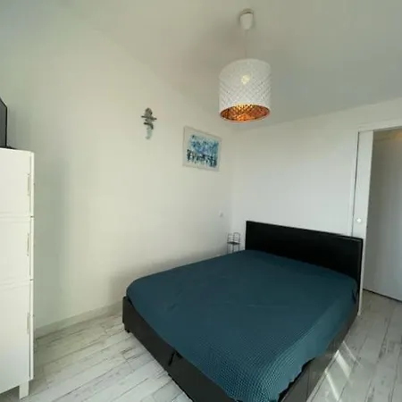 192 Plein Sud A26 Апартаменти *